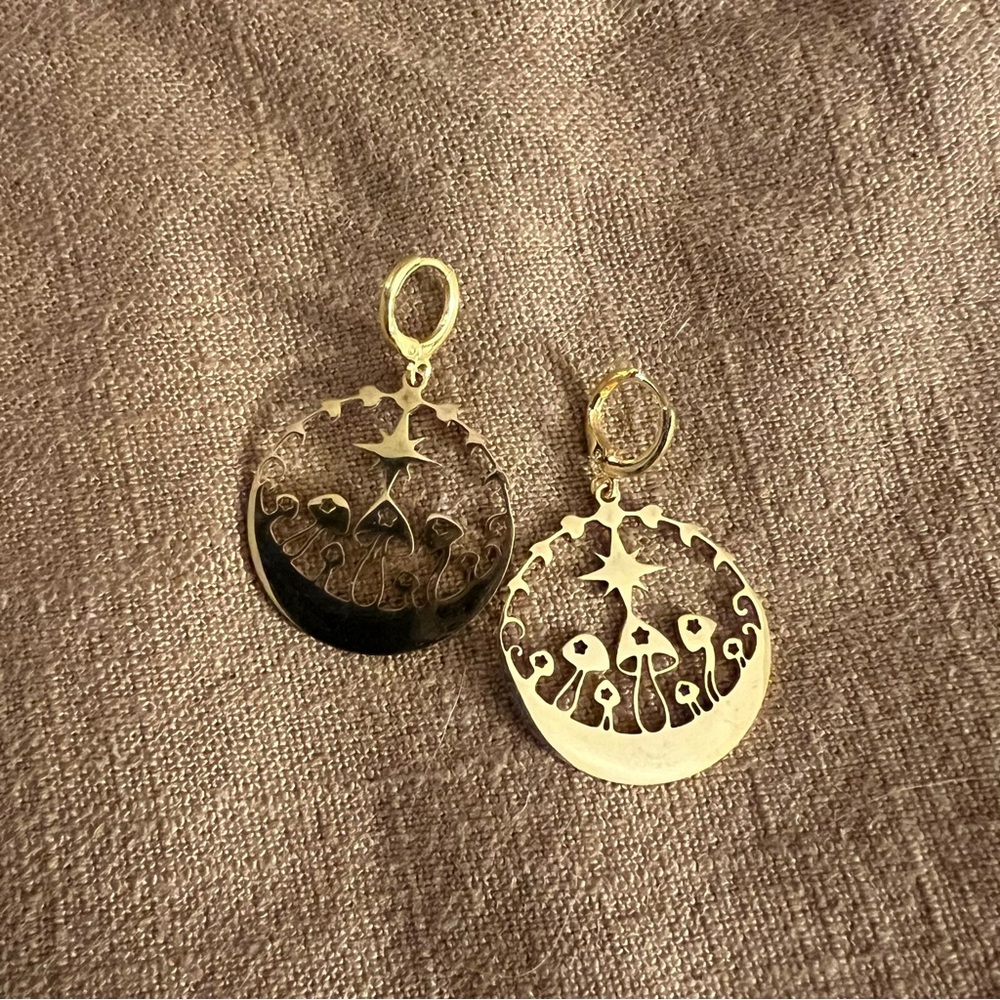 gold shroomie huggie hoop earrings